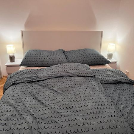 Stylish Flat In City Centre Bratislava Esterno foto