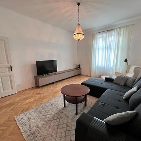 Stylish Flat In City Centre Bratislava Esterno foto