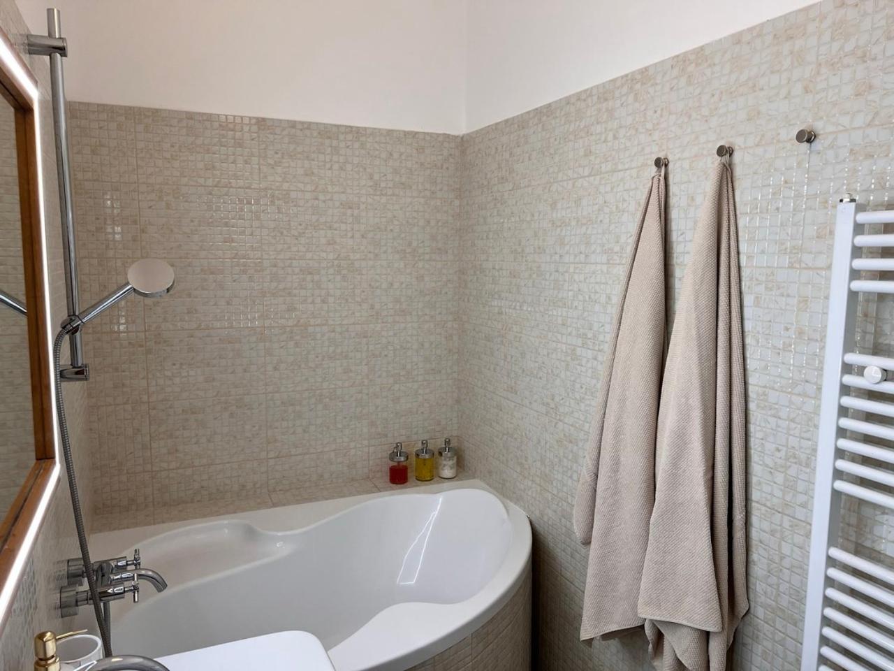 Stylish Flat In City Centre Bratislava Esterno foto